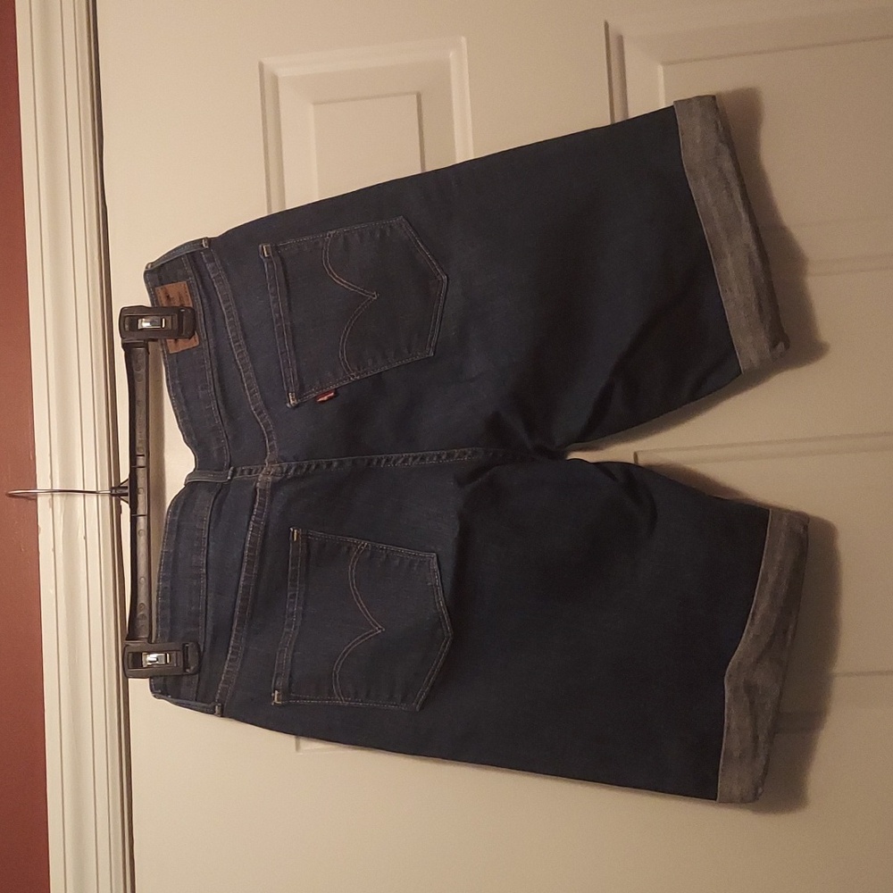 Women's Levi's shorts - Picture 5 of 8